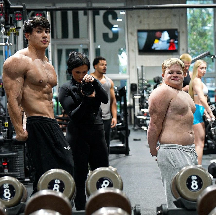TOGSTER training with a fan at the gym
