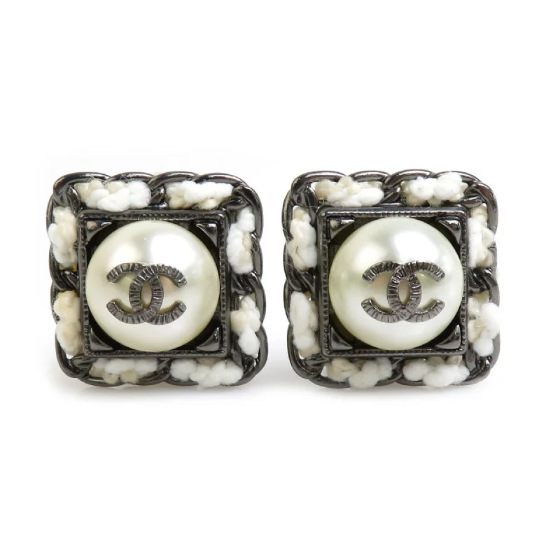 Drop Earrings with Crown Designs -Chanel   Metal Clip Earrings (Pre-Owned)