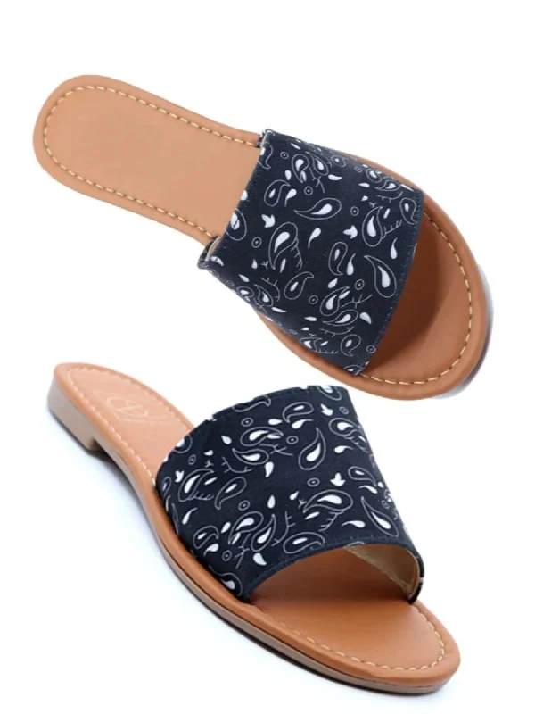 Trendy sandals for men with canvas straps and easy slip-on design for casual outings-Lulu 4 Sandals In Black Bandana